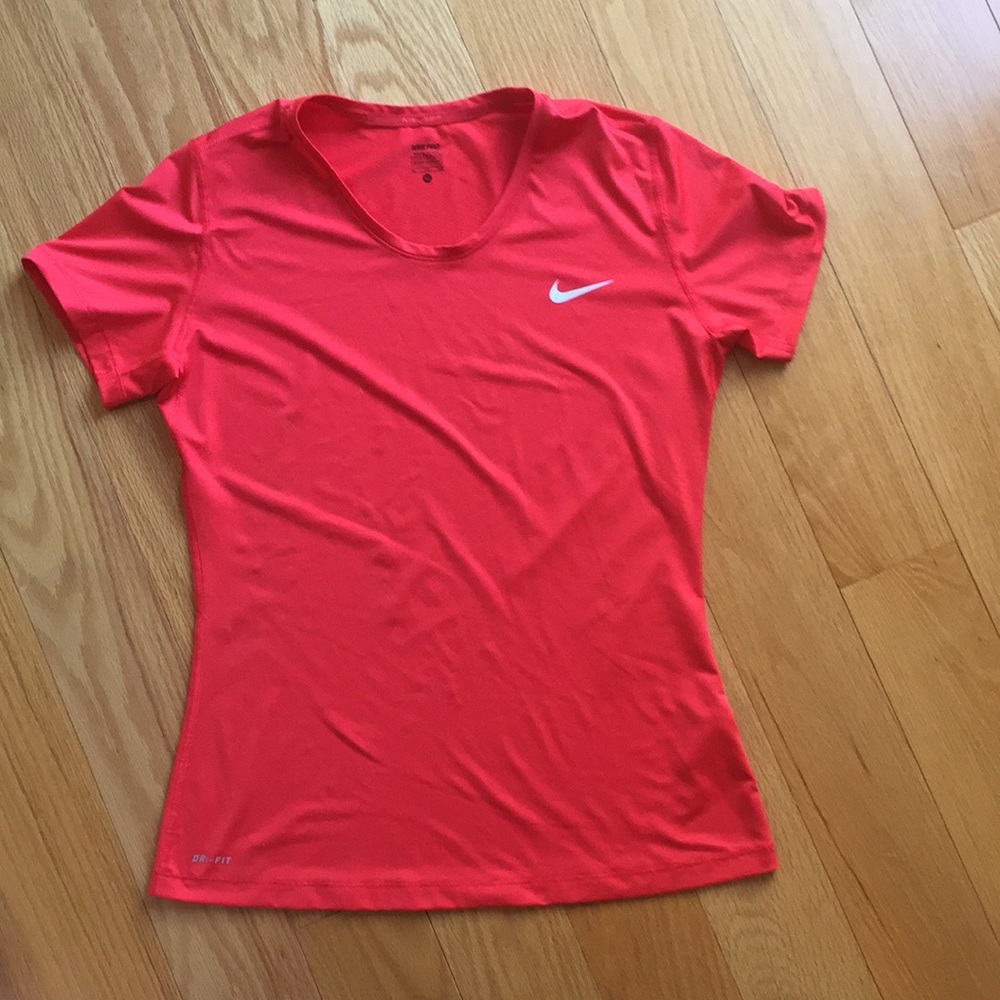 Nike Dri-fit tee XL, red